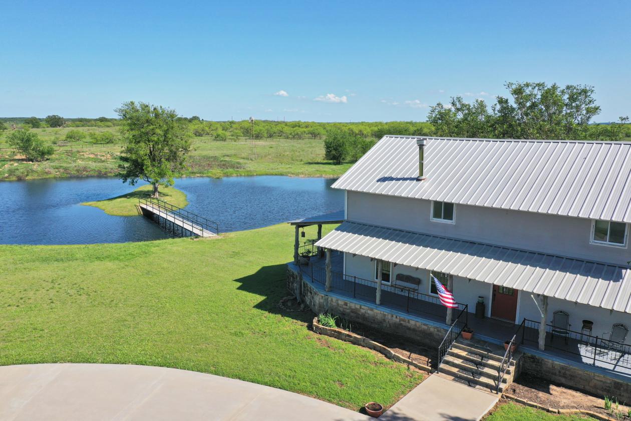 SPECTACULAR ±331 ACRE RANCH WITH MULTIPLE HOMES + - photo 3