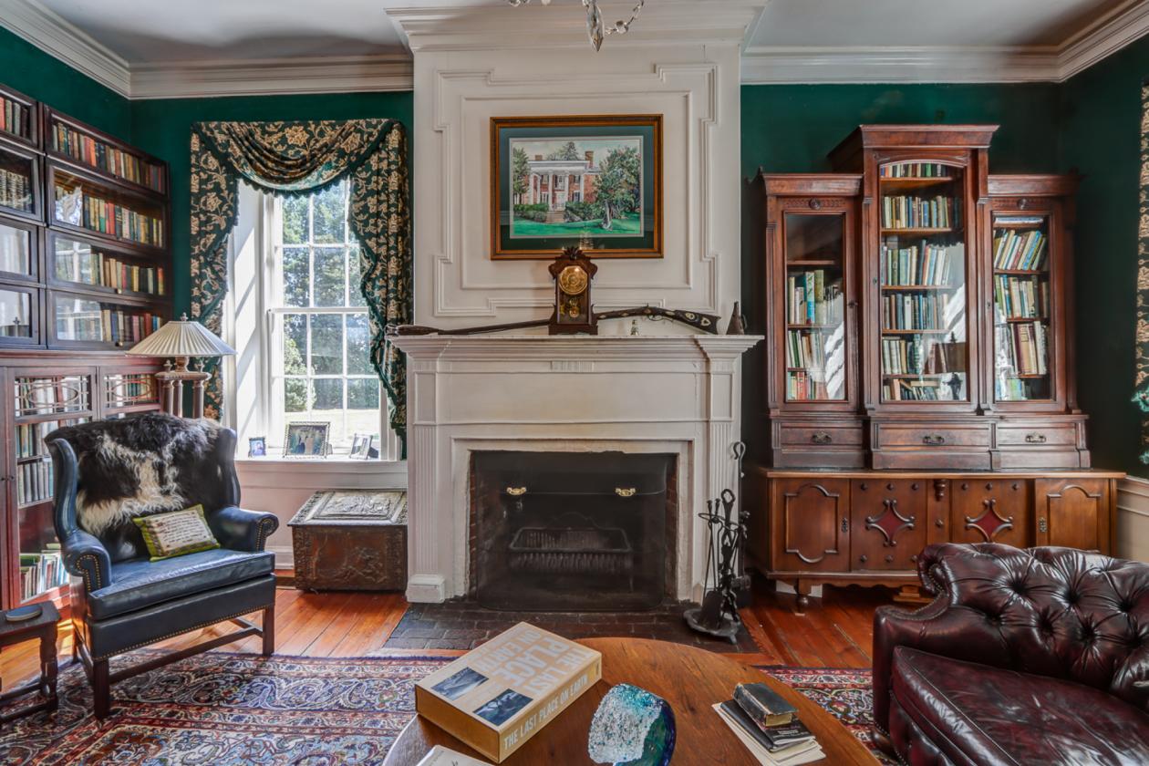 Magnificent views on this colonial home with 24 ac - photo 9