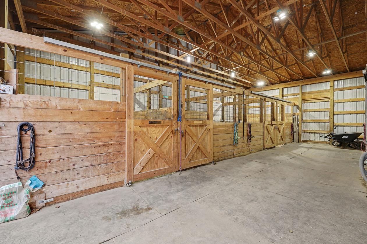HUGE PRICE DROP - Indoor Arena + Secluded Home - photo 15
