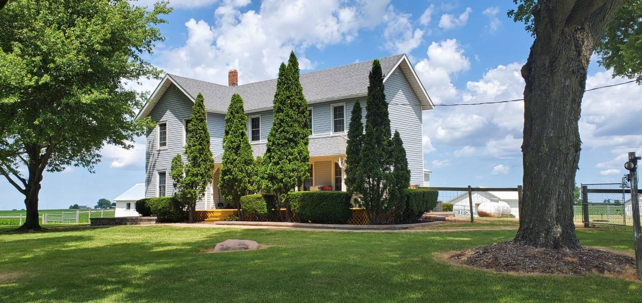 5 ACRE FARMETTE; FARMHOUSE, CHICKEN COOP, & BARN Newark