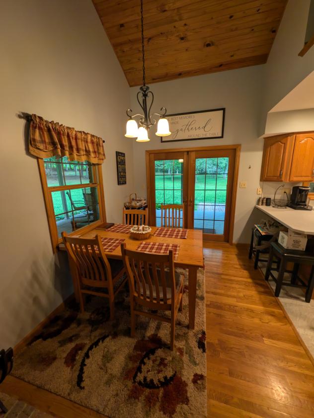 31 LEVEL ACRES w/HOME, BARN, 4 CAR GARAGE - photo 30