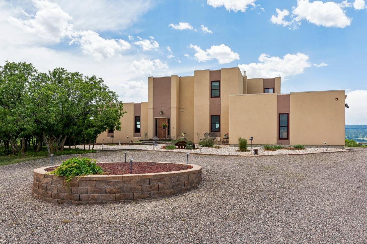 Immaculate home in the heart of Sedalia - photo 1