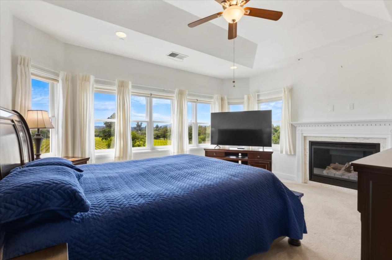 Modern Victorian Inspired Farmhouse on 2.74 acres! - photo 15