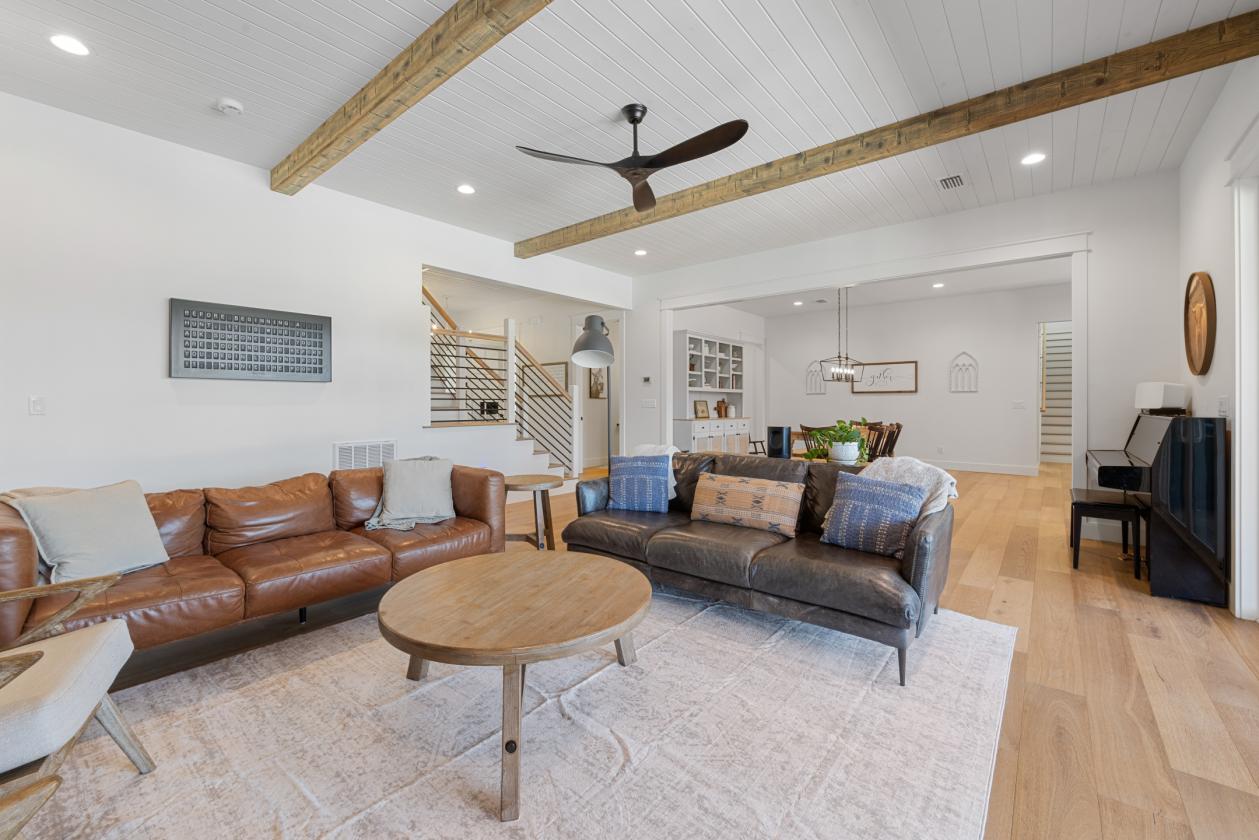 Modern Farmhouse with 3 Stall Barn on 20 Acres - photo 15
