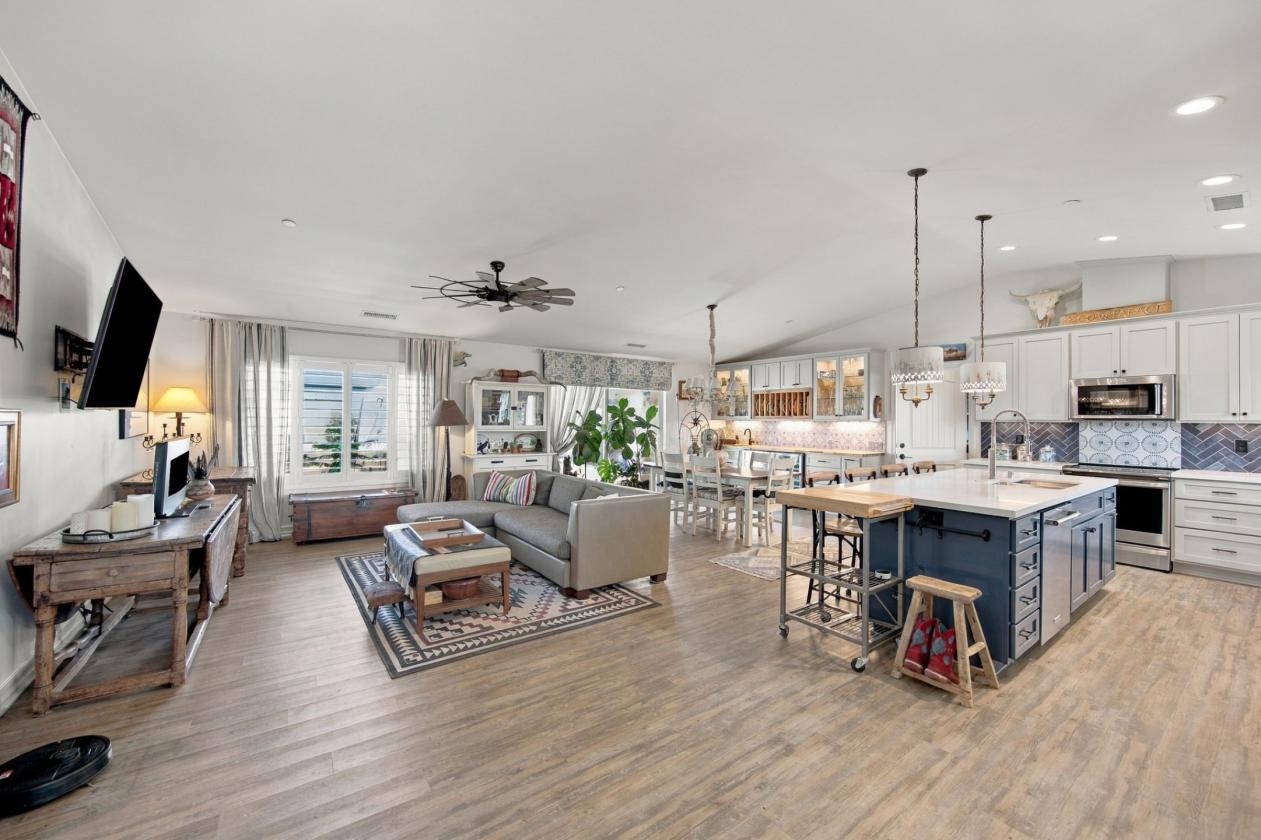 Modern Equestrian Living on 2.18 Acres - photo 9