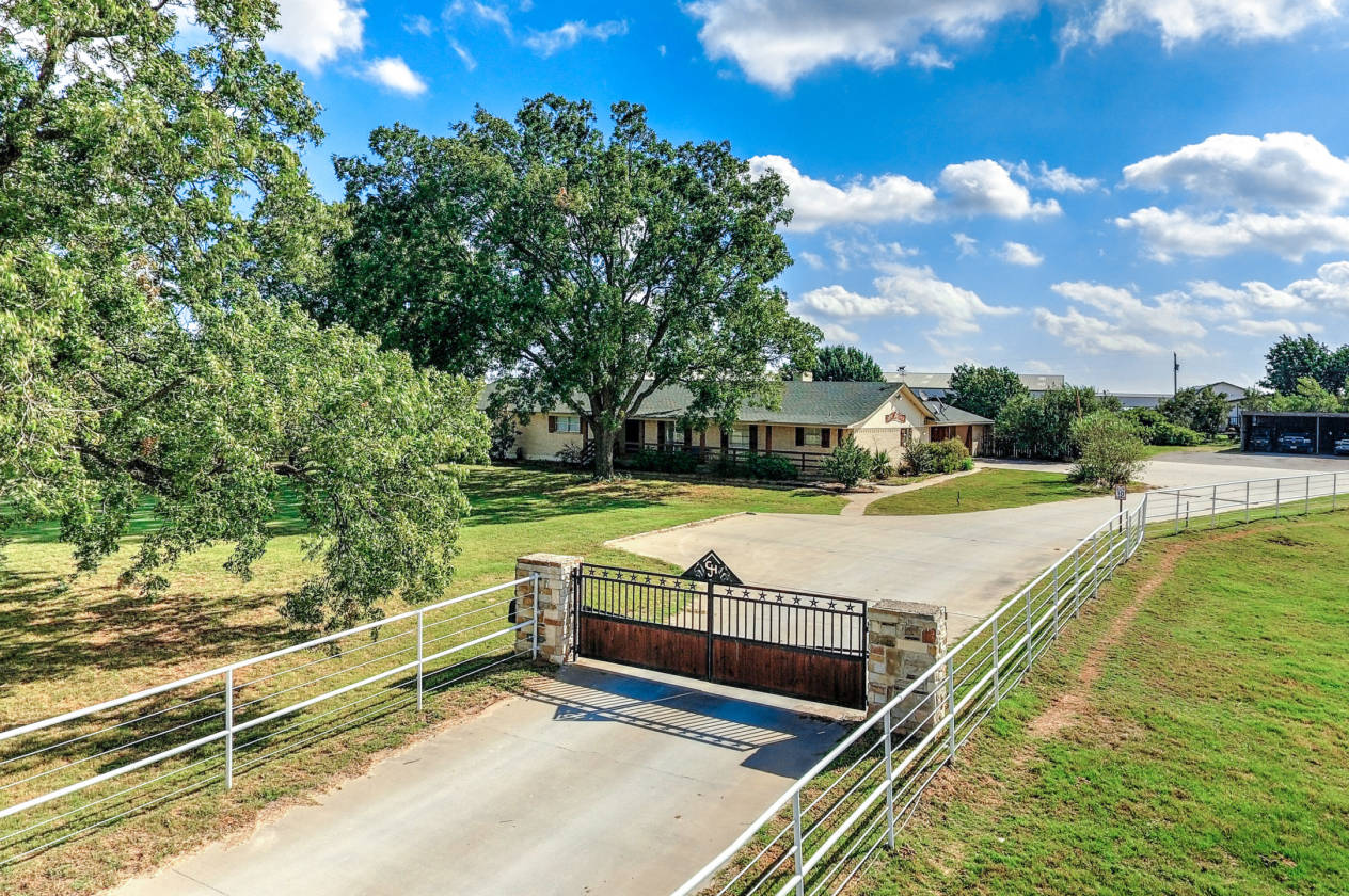 Diverse equine ranch property with training and breeding facilities