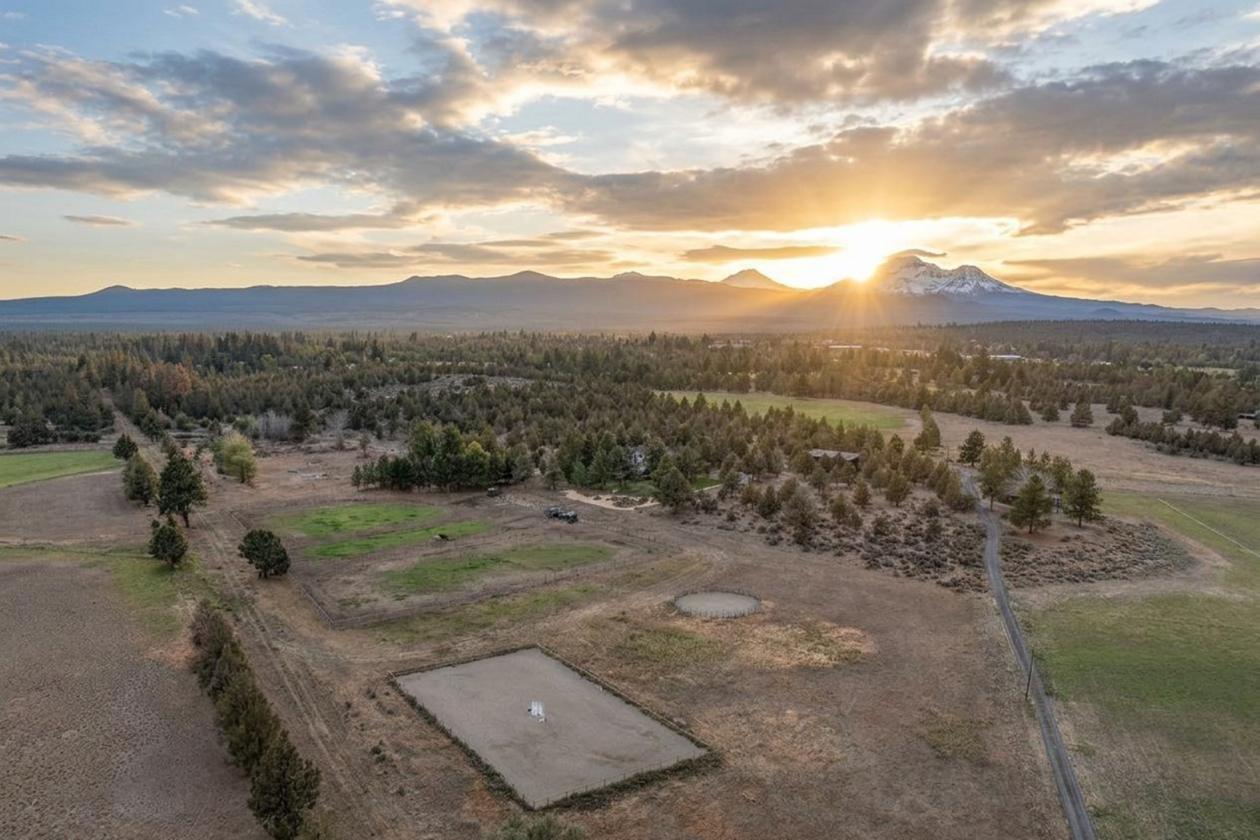 Beautiful Horse Property on 15 Acres - photo 4