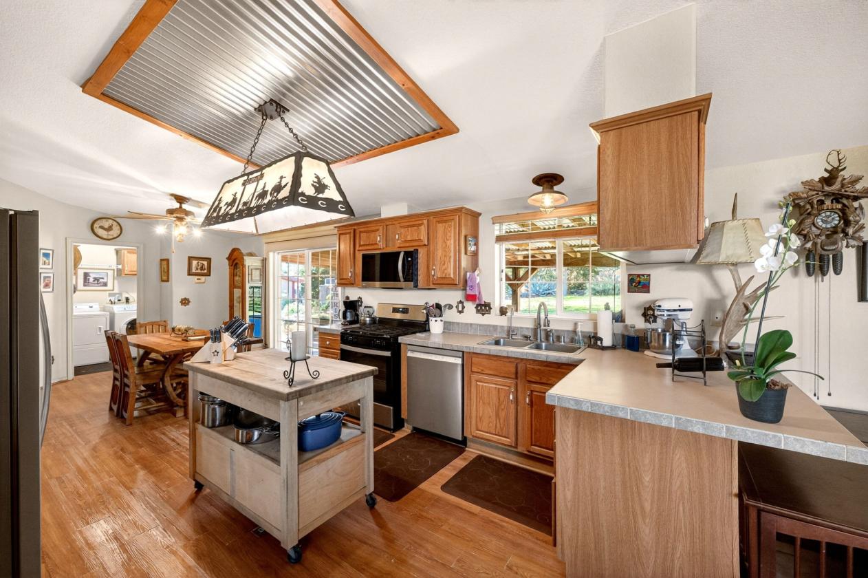 Sprawling 19 acre So Cal Working-Rodeo Ranch - photo 9