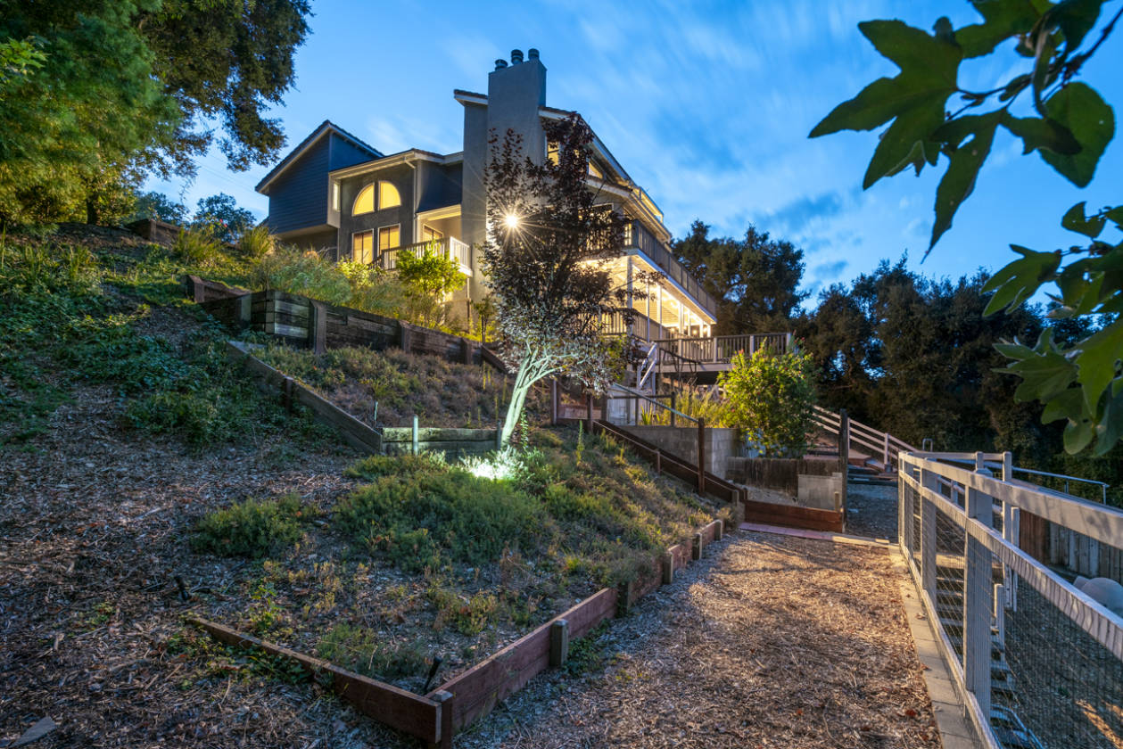 COUNTRYSIDE VIEW WITH SEPARATE QUARTERS Agoura Hills, Los Angeles
