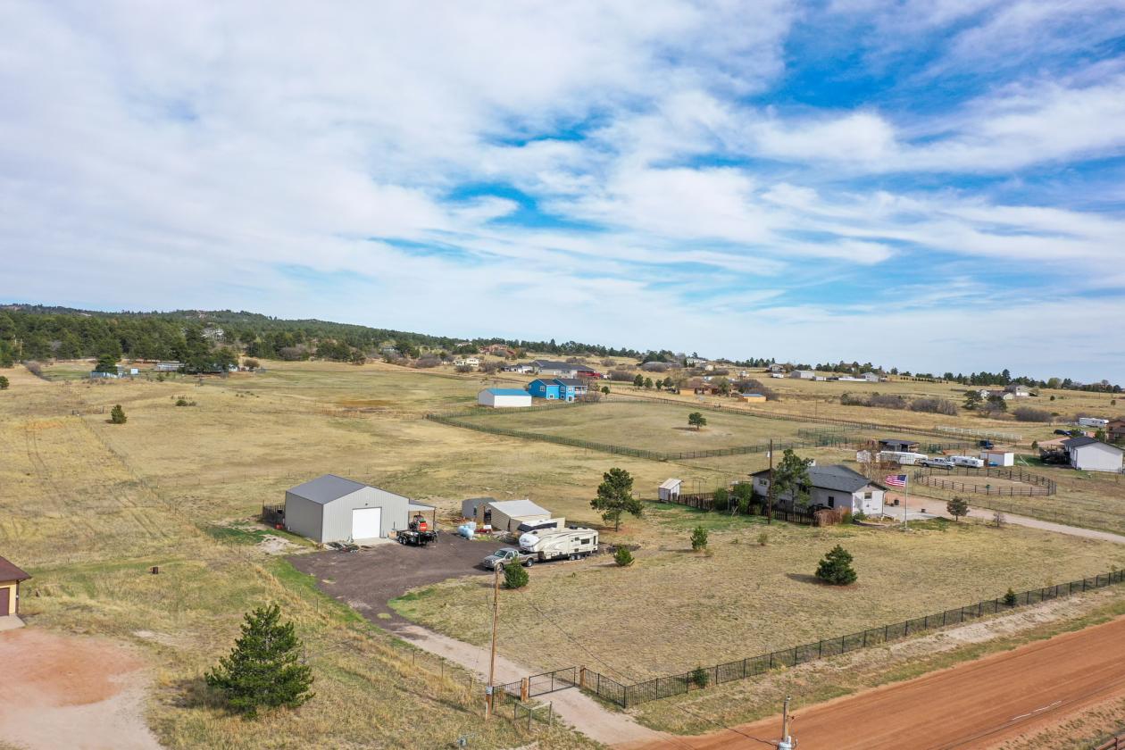 Black Forest horse property with large shop! - photo 5
