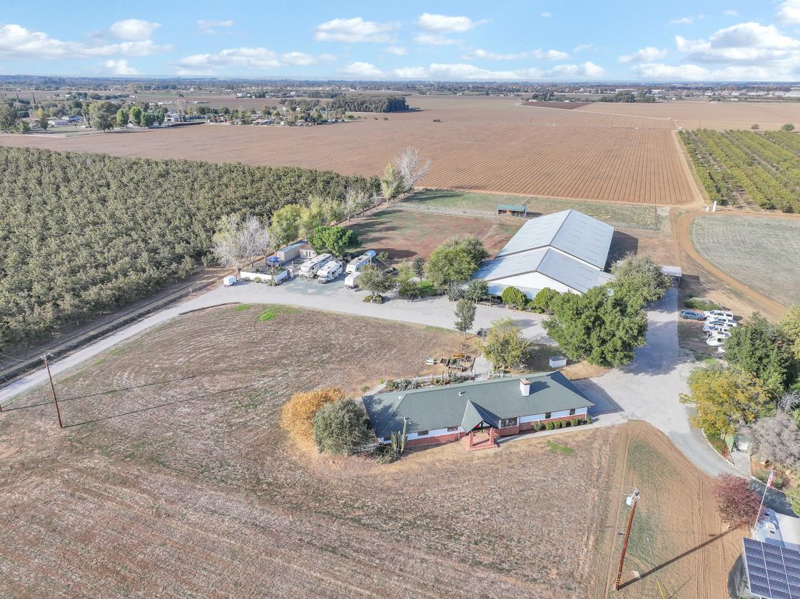Brentwood 10 Acres with Custom Home, Covered Arena - photo 6