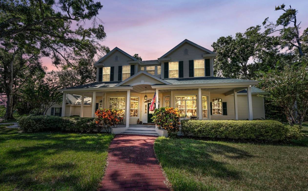 Horse Property for sale.