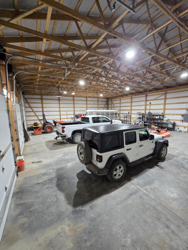Custom Bardominium Home, New Barn, Indoor Arena! - photo 18