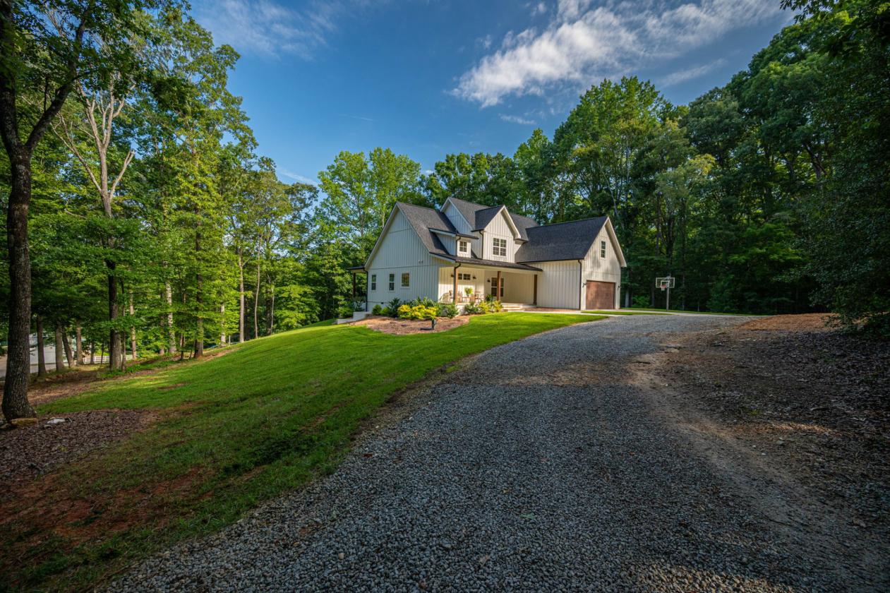 29 ACRES 9 STALL BARN & MODERN FARMHOUSE + 2ND LQ - photo 14