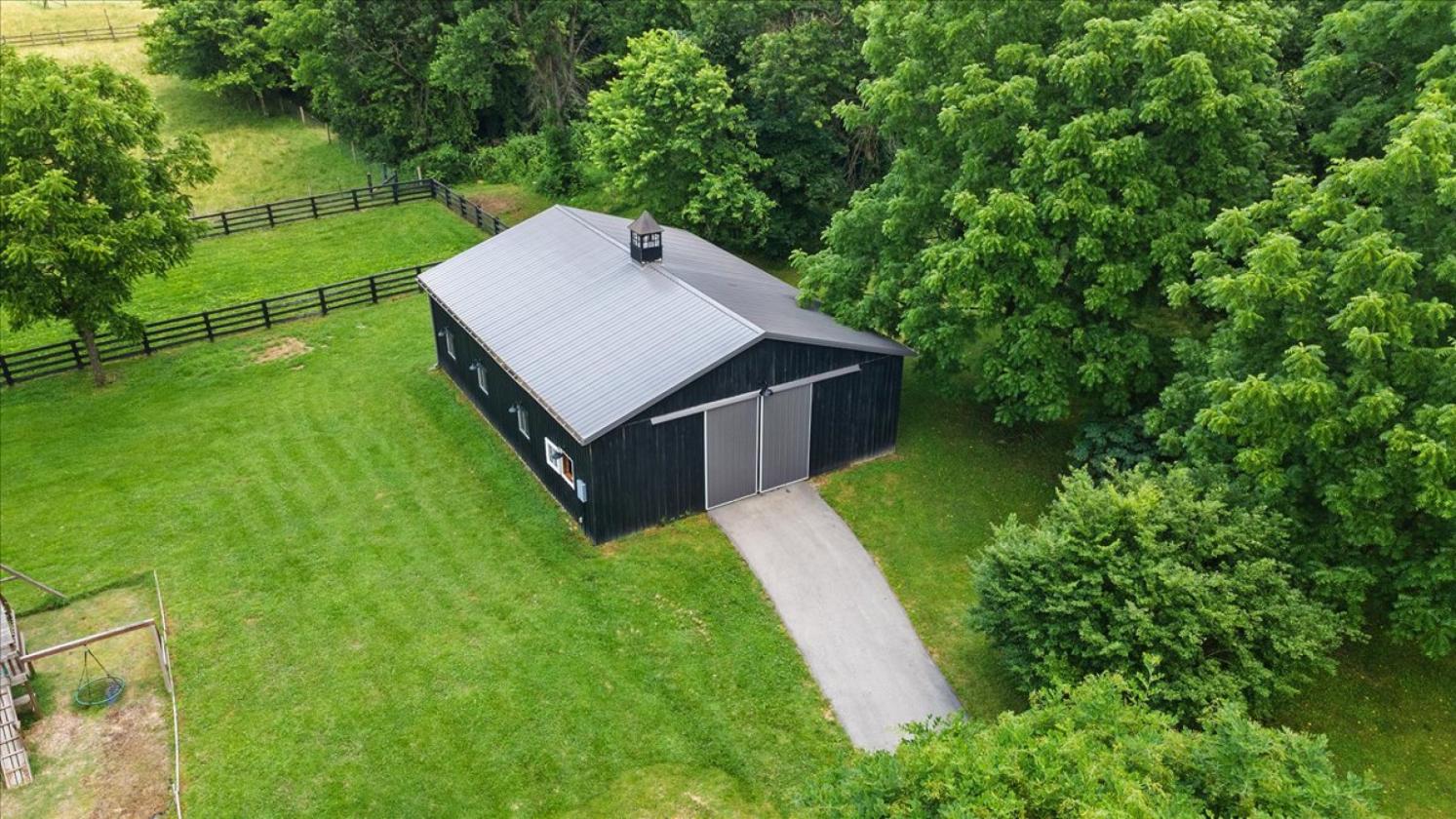 Woodford County Luxury Farm - photo 30