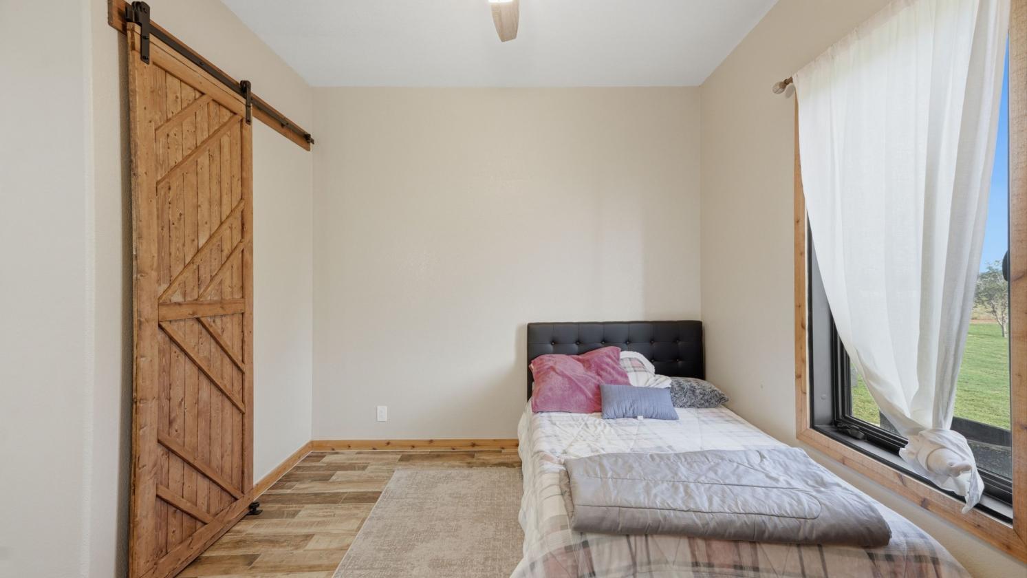 Turnkey Barndominium on 18 Acres - photo 25