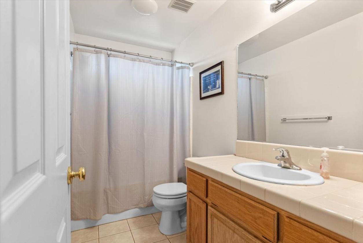 Exceptional property in EQ gated community - photo 9