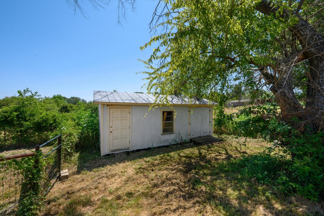 Updated home on 5.93 acres - photo 27