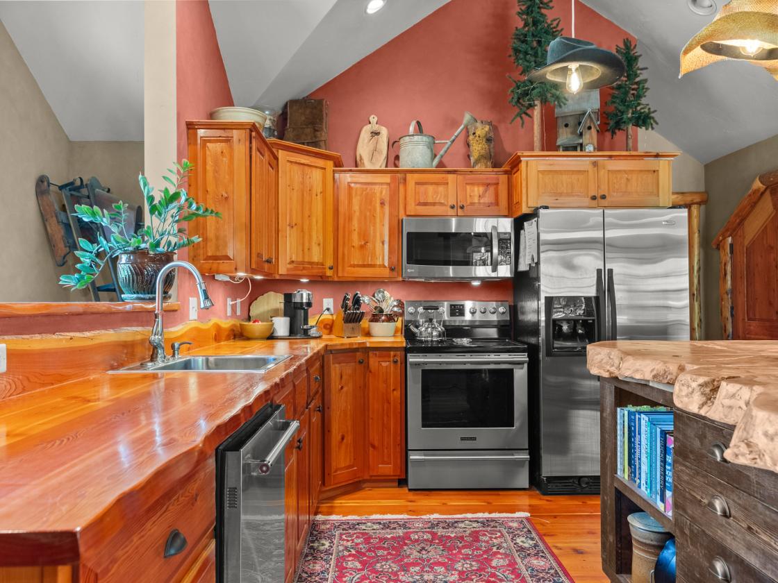 Luxury living & equestrian amenities! - photo 20