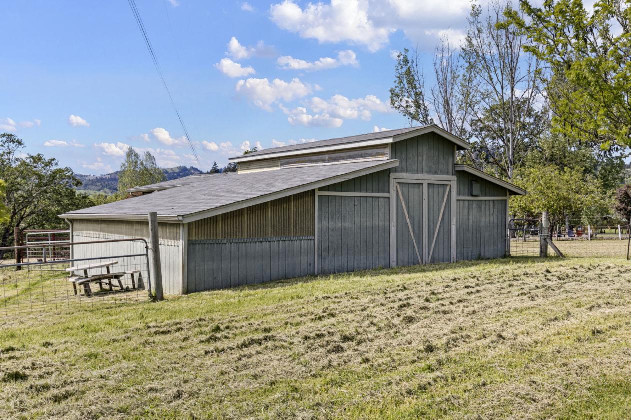 5 Acre horse property, fully remodeled home! - photo 5