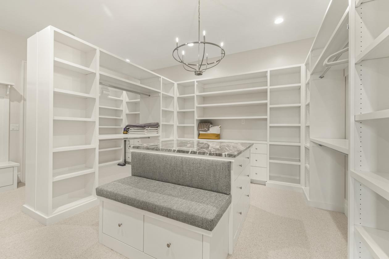 Newly built equestrian retreat with home & arena - photo 26