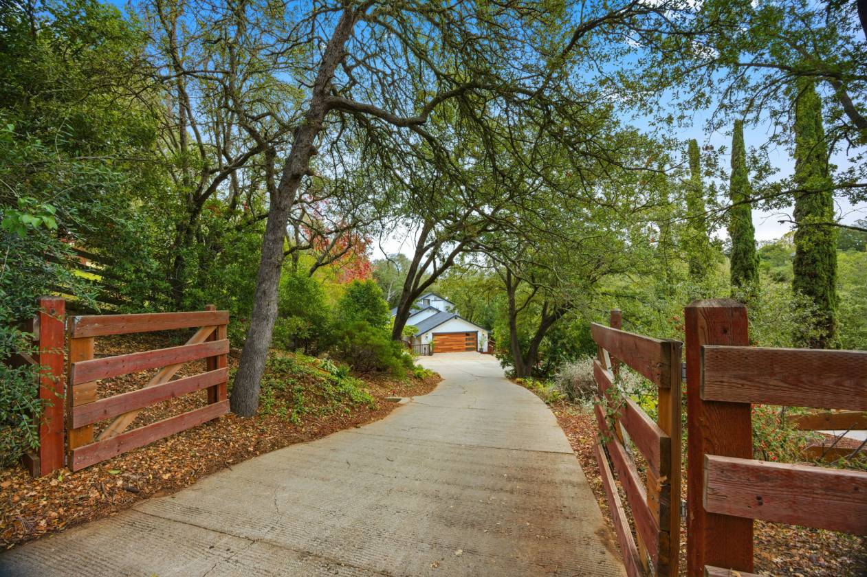 Horse Property for sale.