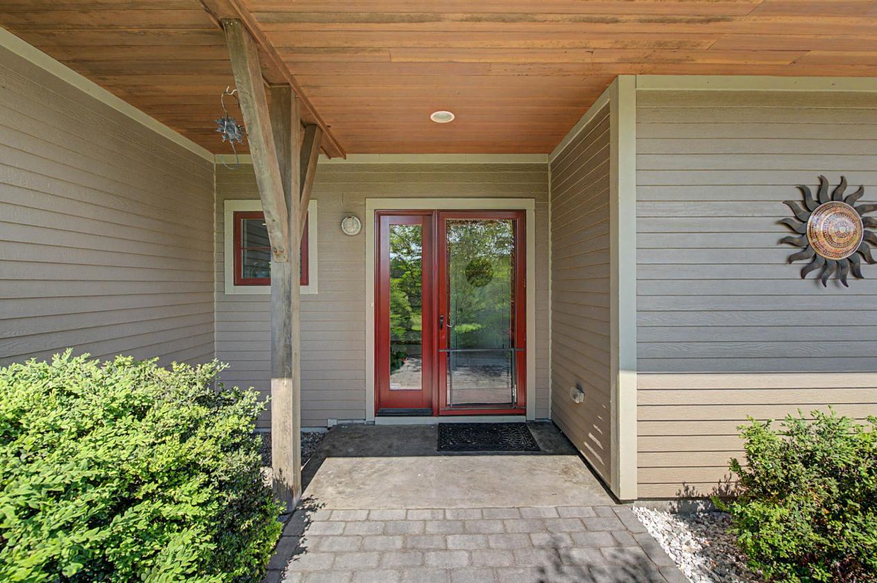 Red Sky Sanctuary Estate with equestrian potential - photo 9