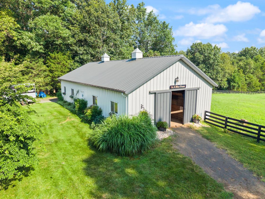 Turnkey 20 ac equestrian property near Warrenton - photo 6