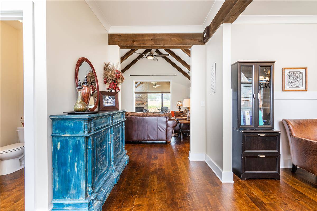 Luxury craftsman ranch located in a first class equestrian community