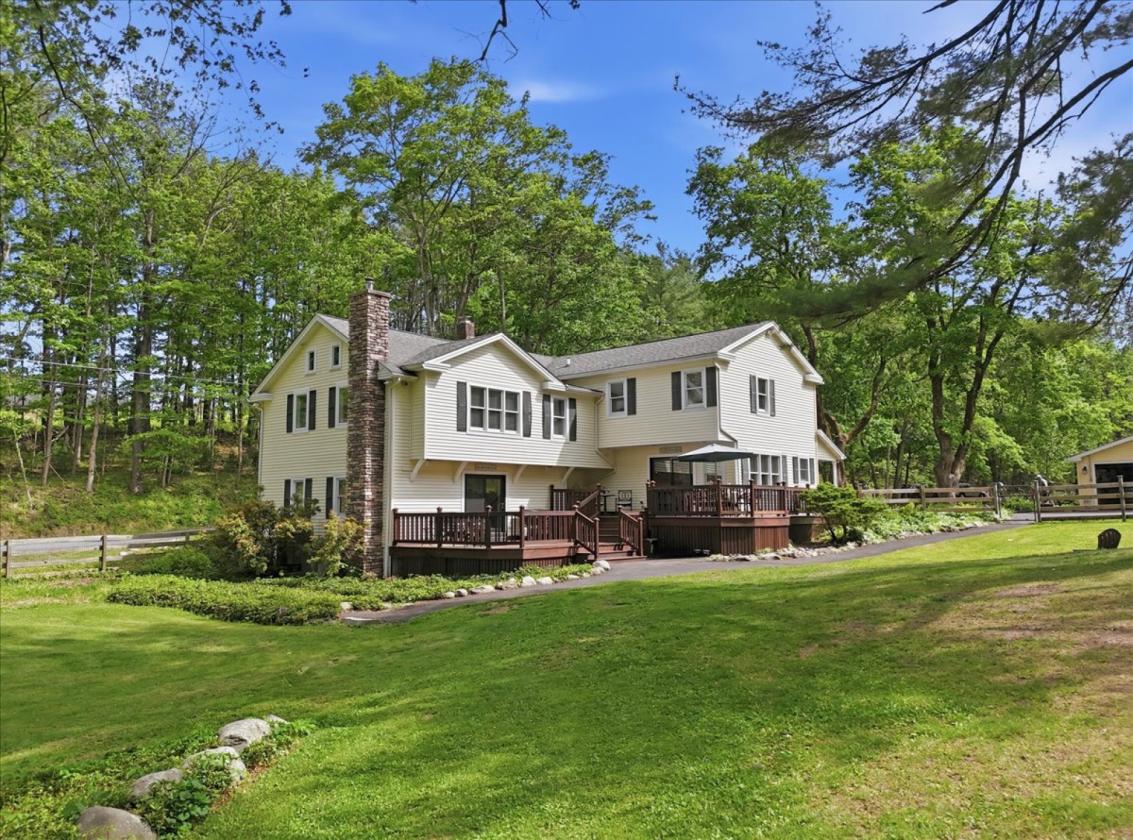 Estate with Bank Barn and Large, Updated Home - photo 5