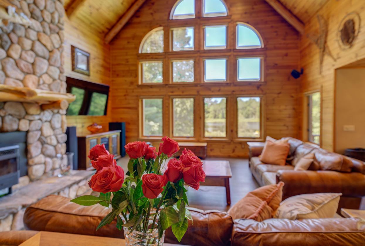 LAKE HOME NEAR SHORE-TO-SHORE EQUESTRIAN TRAIL - photo 2