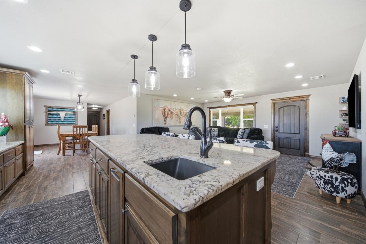 Executive Southwest Home - photo 12