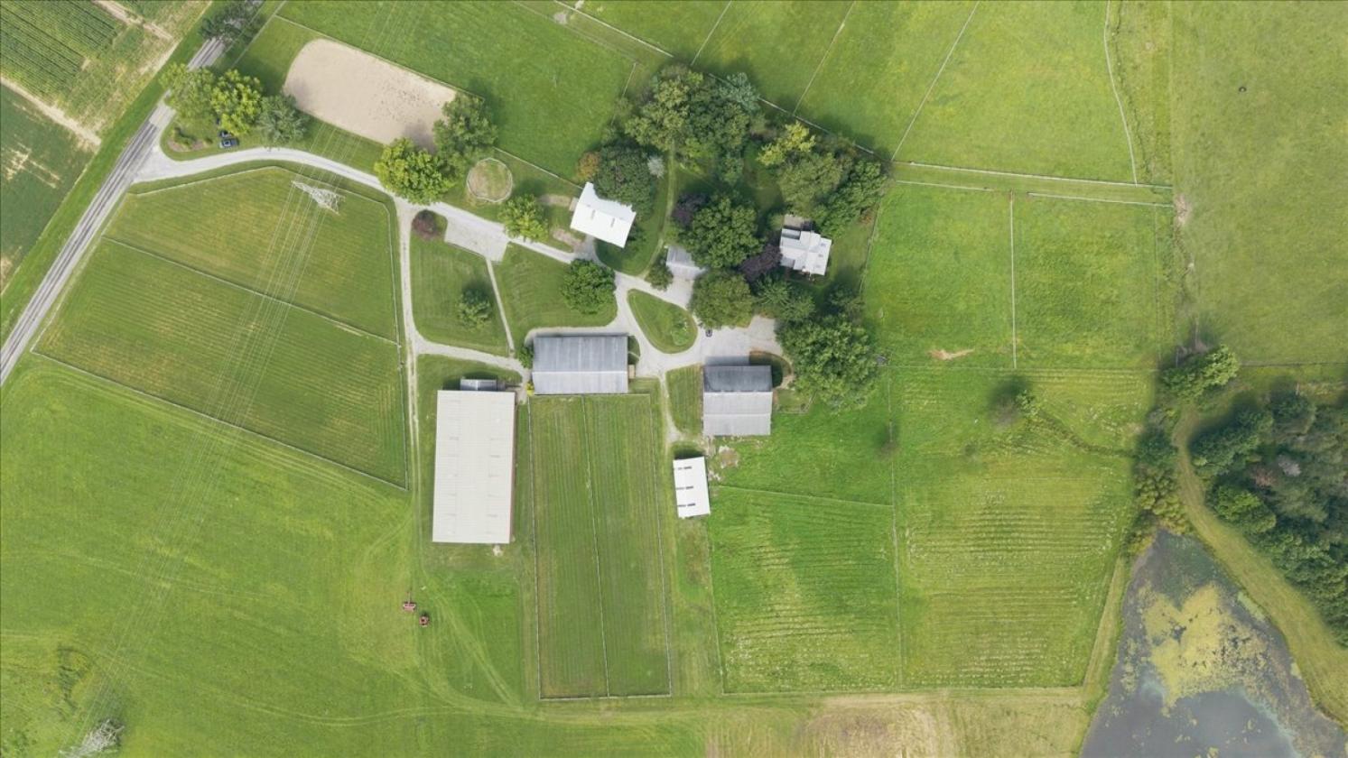 Turnkey 37 Acre Equestrian Estate & Indoor Arena - photo 6