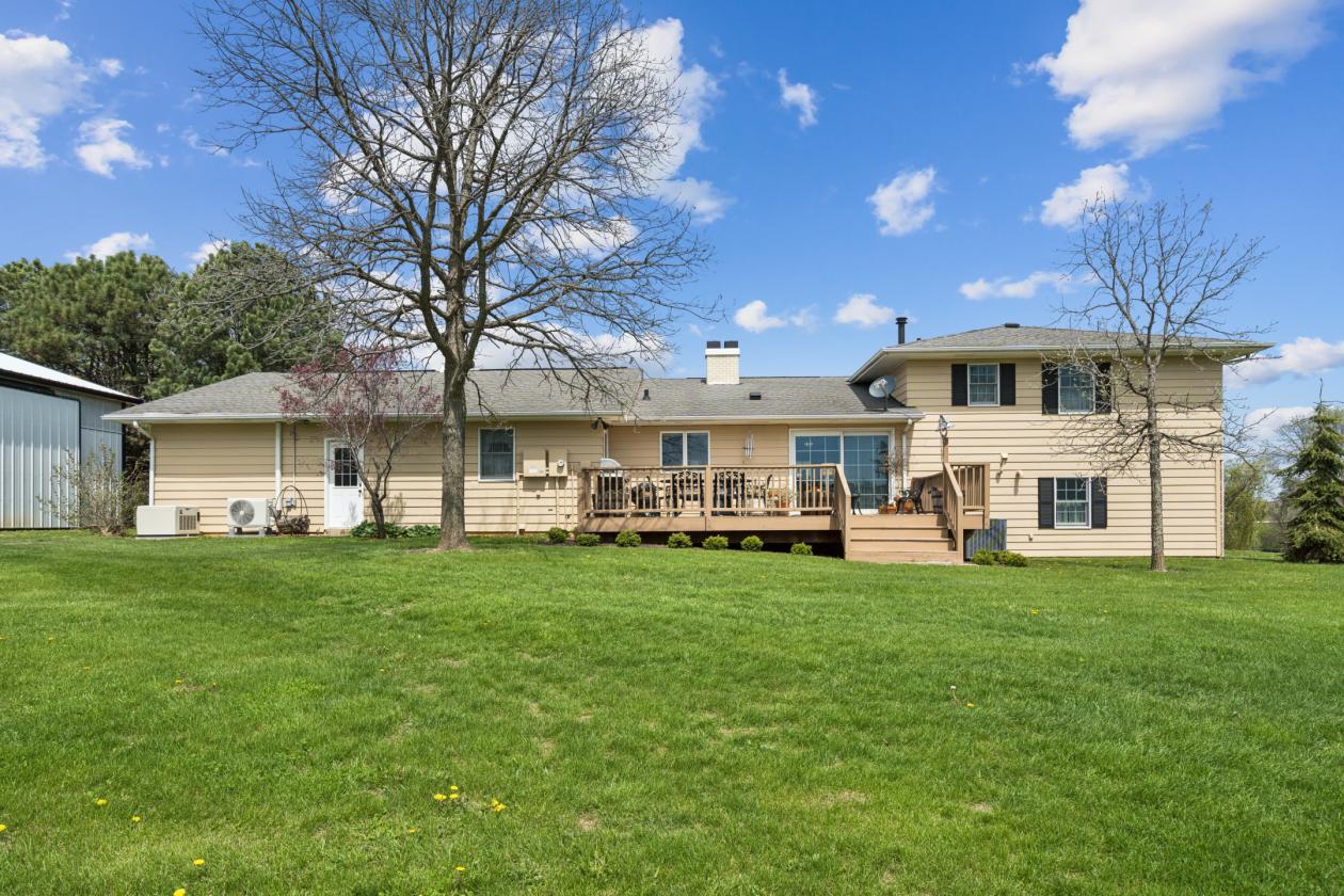 Beautiful Horse Farm with Indoor and Outdoor arena - photo 23