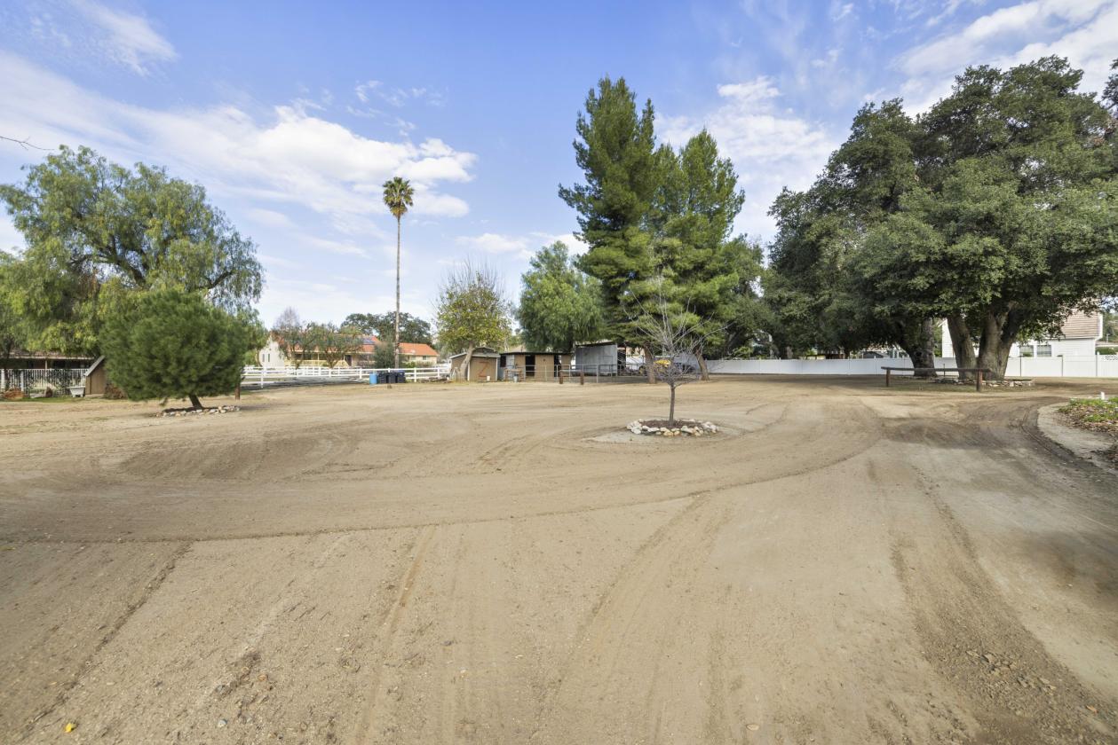 Amazing Horse Ranch just outside of Los Angeles - photo 27