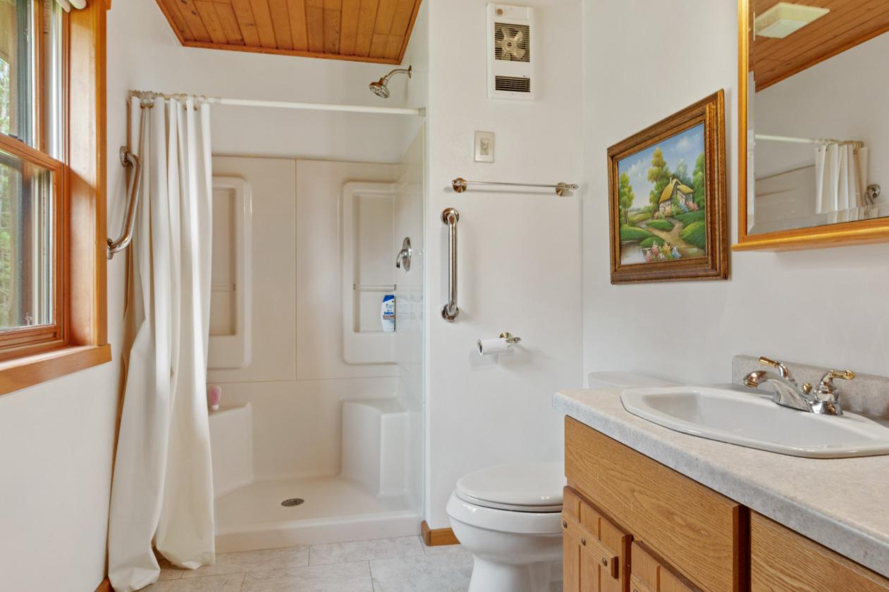 Classic log home on 23 gorgeous wooded acres! - photo 9