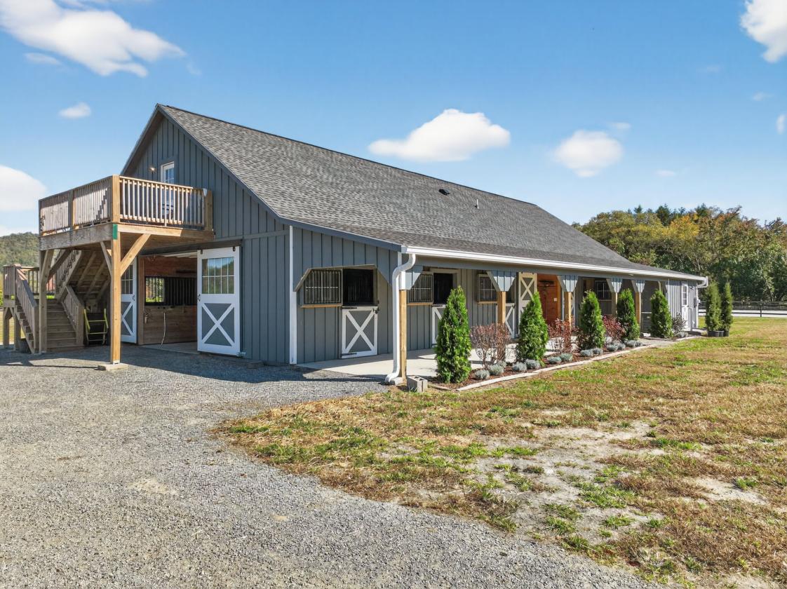 8 Stall Equestrian Farm & Training Facility - photo 21
