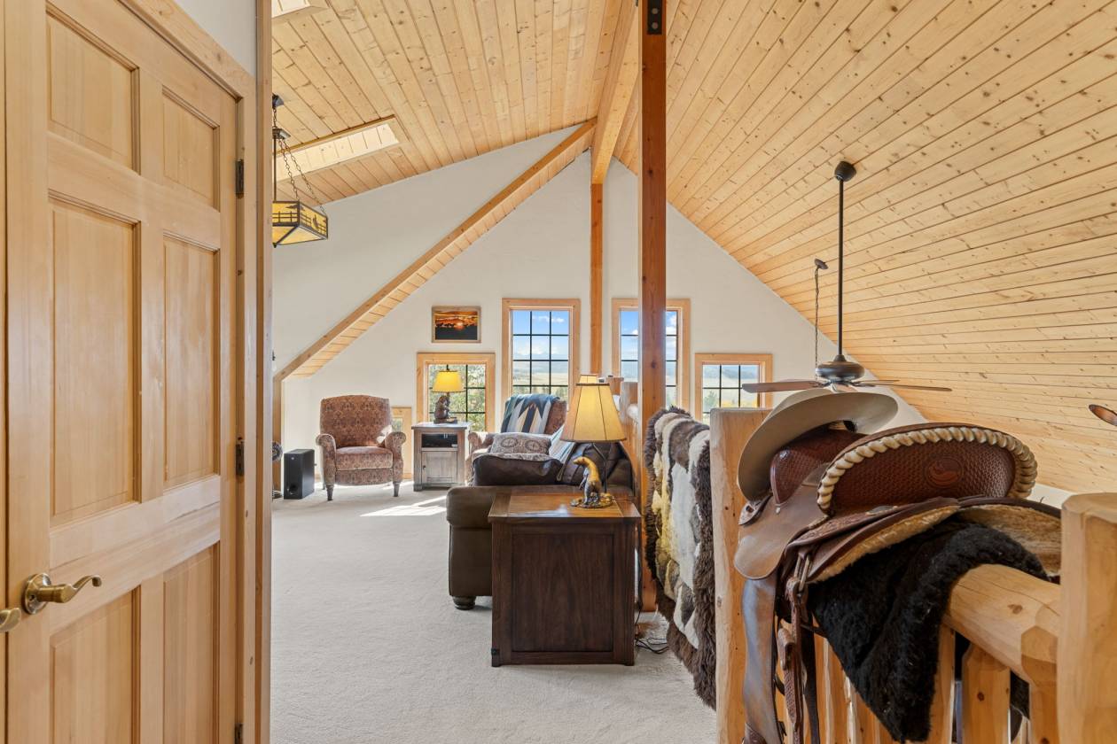 360 Degree Mountain Views for your Horses! - photo 21