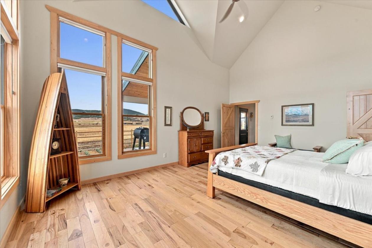Bring Horses to gorgeous views and custom home! - photo 18