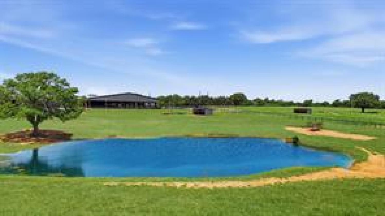 Exceptional Turn Key Equestrian Facility - photo 17