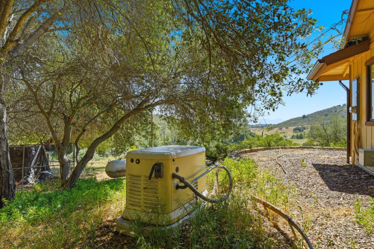 Private Ranch Style Home With Room for Horses - photo 26