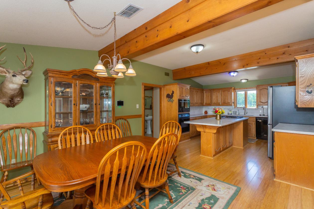 Equine enthusiasts dream property! - photo 16