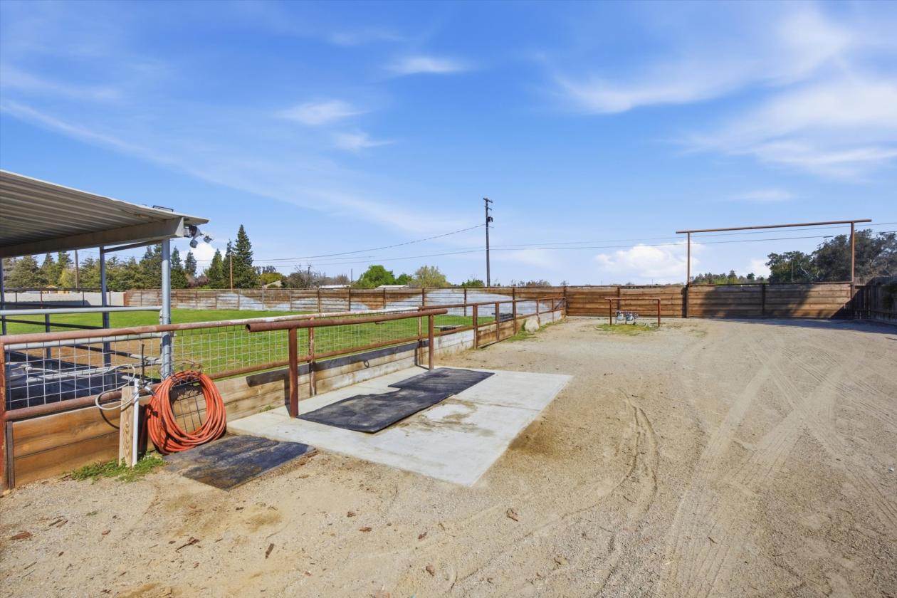 Turnkey 1-Acre Horse Setup w/ Mare Motel *County* - photo 20