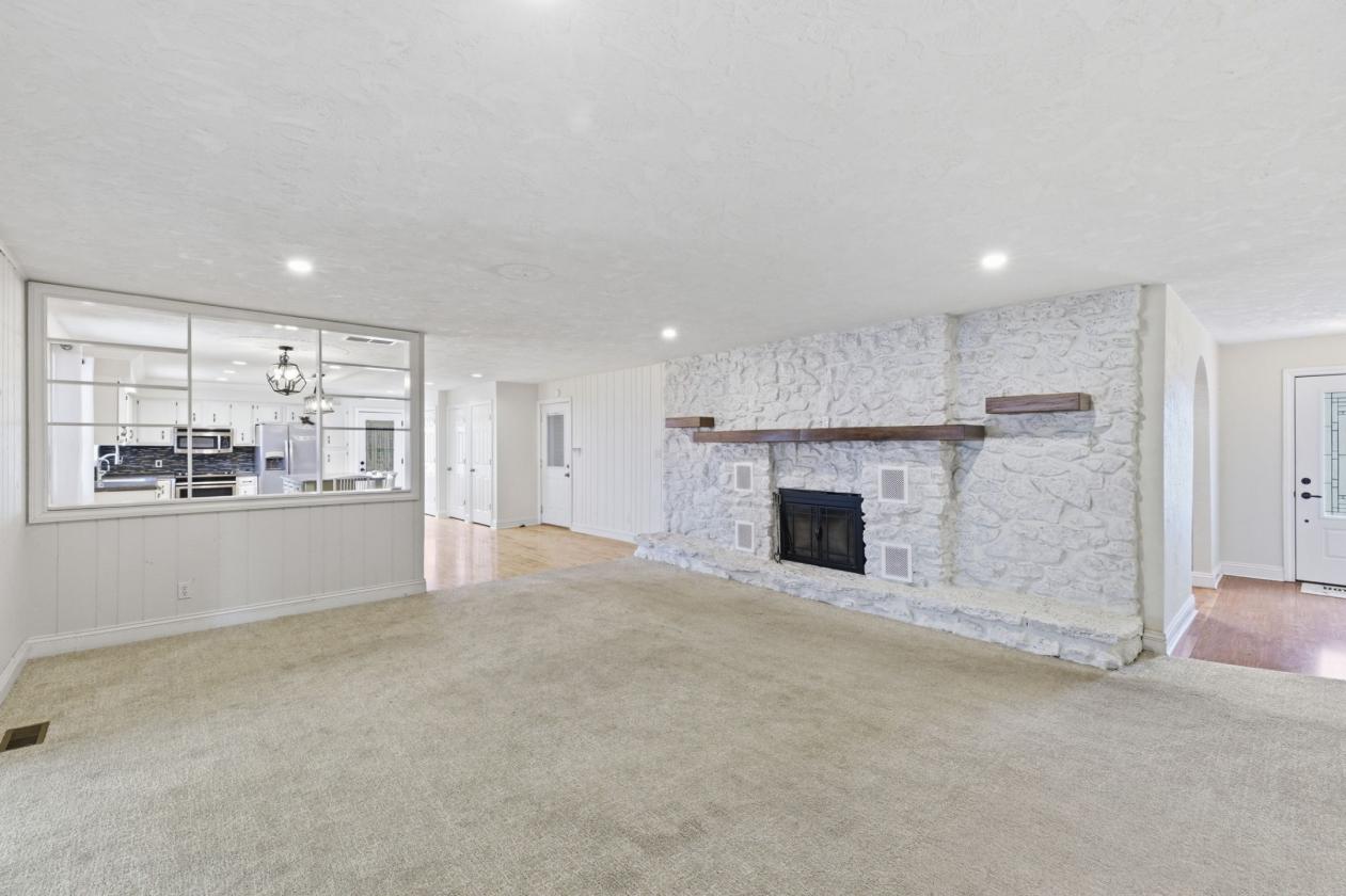 Private horse property with a modern touch! - photo 20