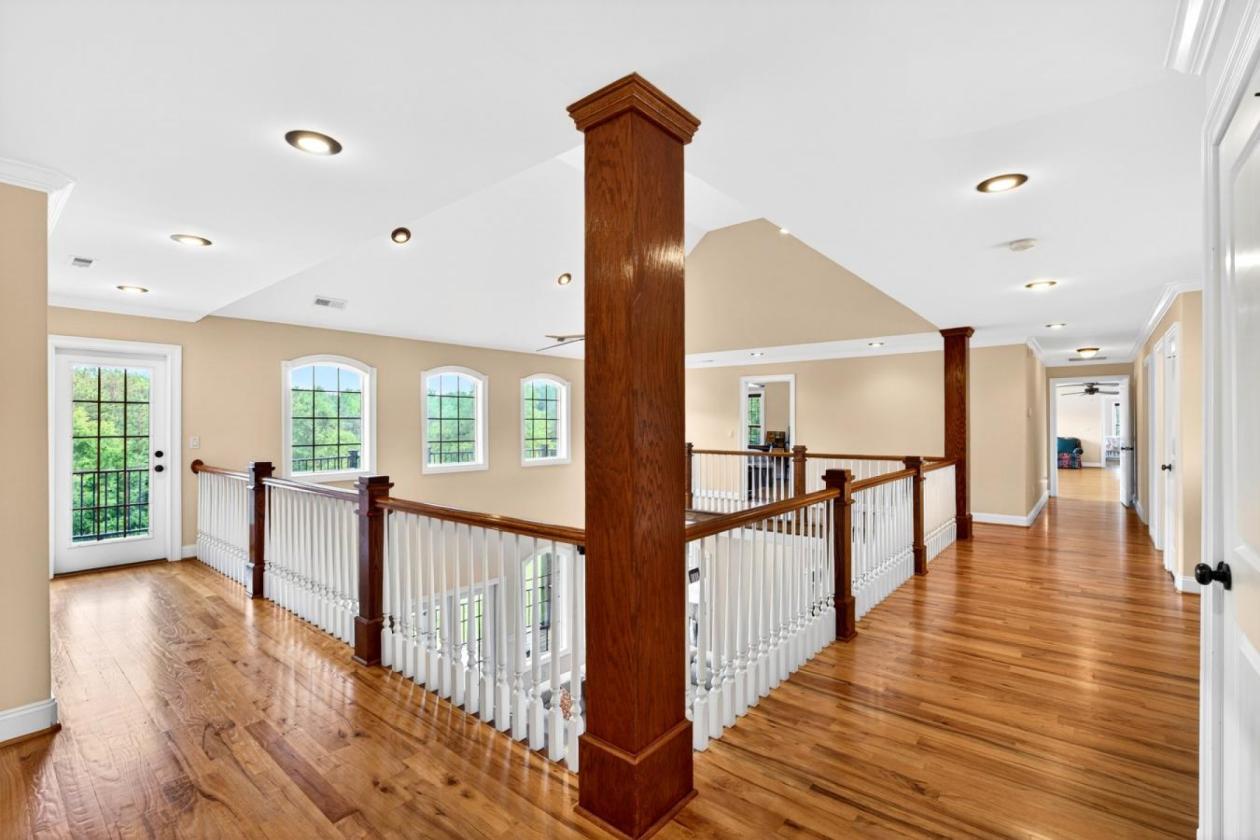 Lake Front Manor! - photo 19