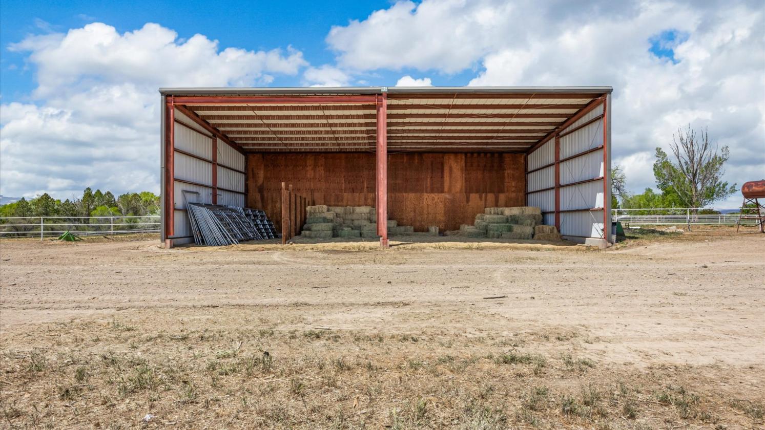 Rare equestrian sanctuary set on over 14 acres - photo 10