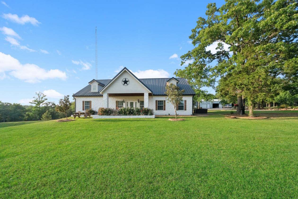 Horse Property for sale.