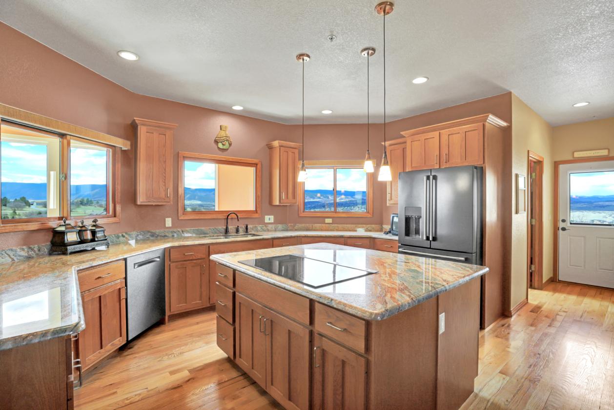 Immaculate home in the heart of Sedalia - photo 8