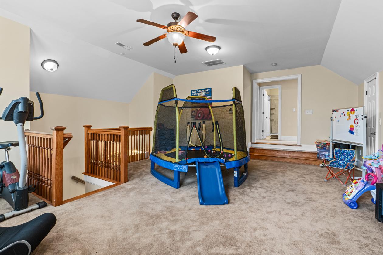 Custom home, pool and equestrian community! - photo 23