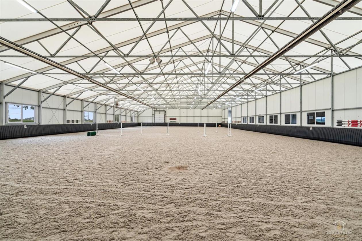 Truly exceptional world-class equestrian facility - photo 3